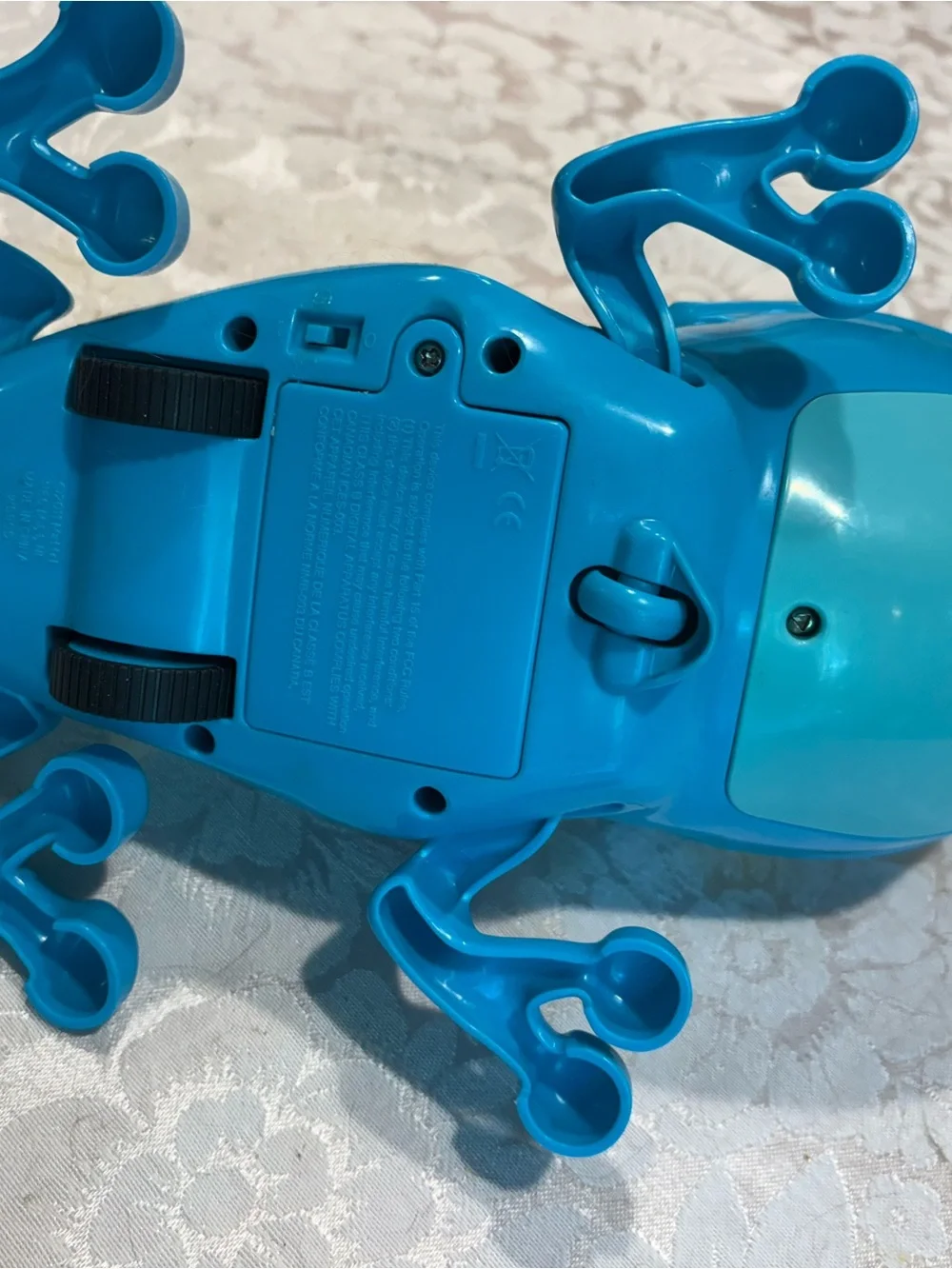 Chameleon Crunch Mattel Electronic Game  2012 Color And Shape Missing Bugs